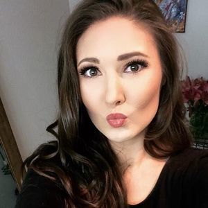 Meet your Posher, Talia